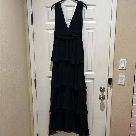 Lulus nwot Black tiered maxi dress - Picture 4 of 6